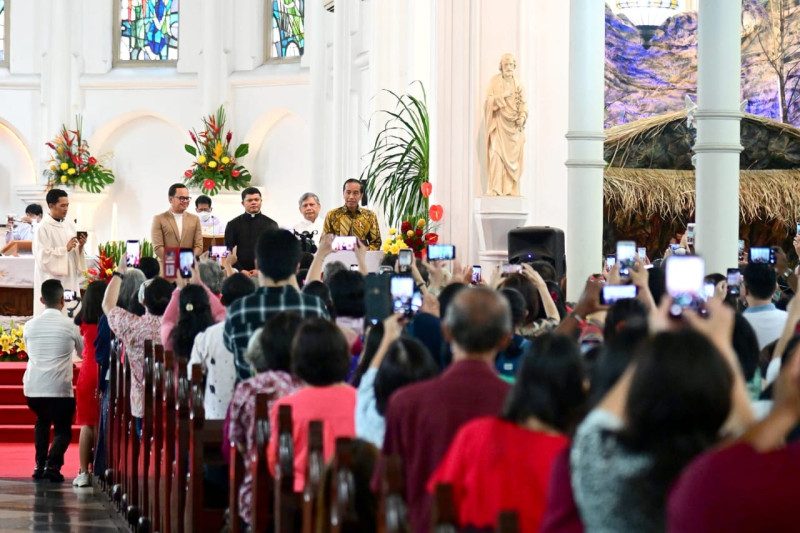 Kunjungi Kepala Negara Pada Perayaan Natal Sebagai Hadiah Istimewa Bagi